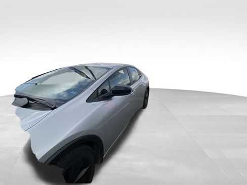 Used 2025 Toyota Prius LE image 2