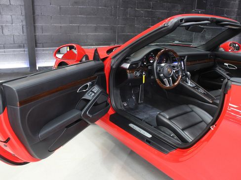 Used 2019 Porsche 911 Carrera w/ Sportdesign Package image 25