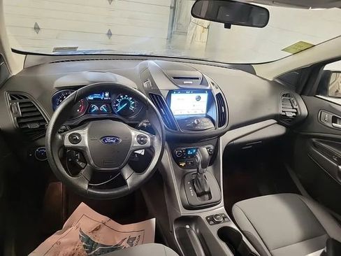 Used 2016 Ford Escape SE w/ Equipment Group 201A image 3