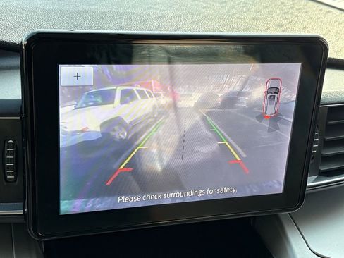 Used 2020 Ford Explorer XLT w/ Equipment Group 202A image 16