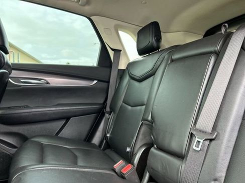 Used 2019 Cadillac XT5 Premium Luxury AWD/4WD image 14