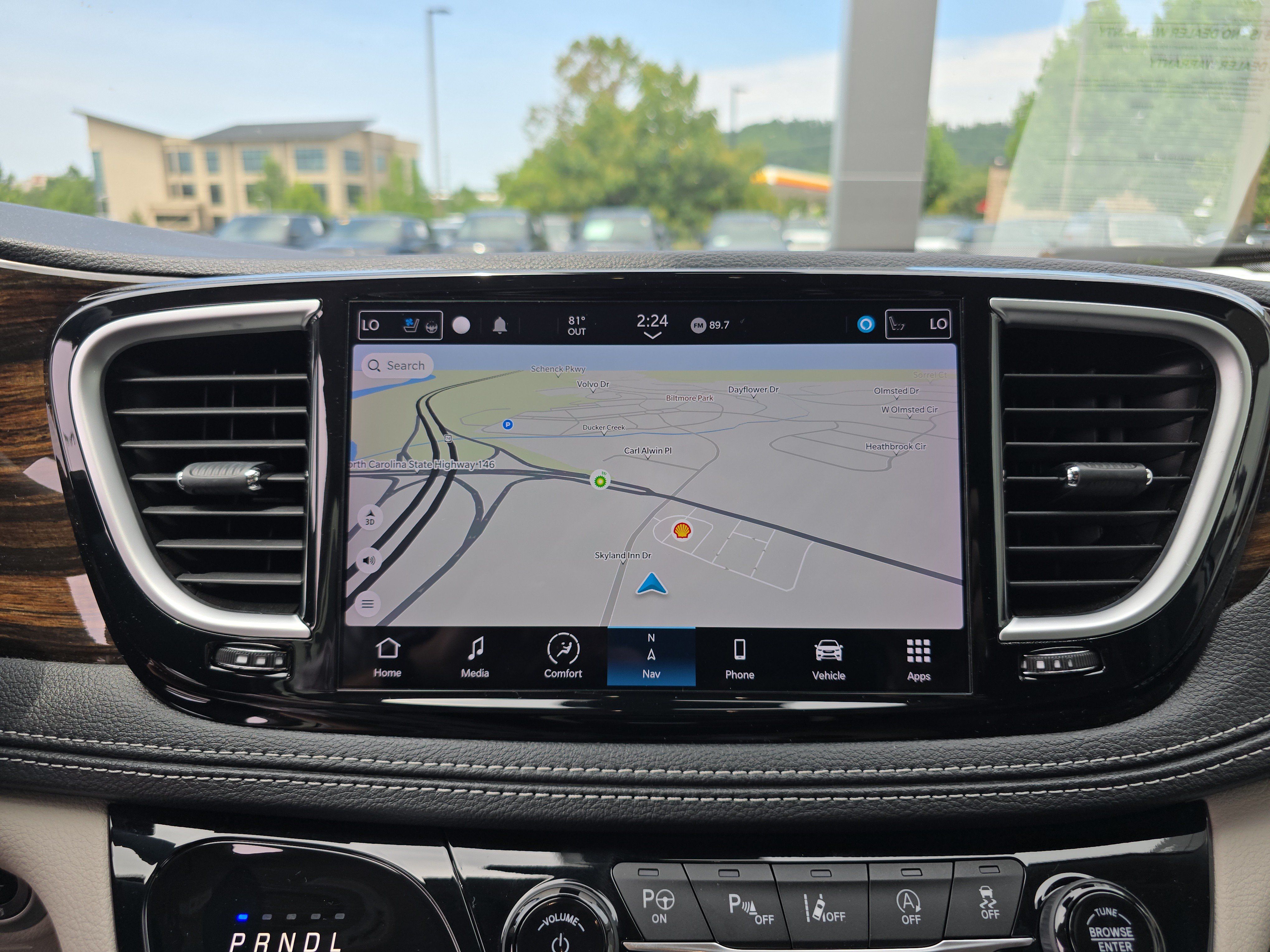 Used 2023 Chrysler Pacifica Limited w/ Uconnect Theater Family Group AWD/4WD image 25