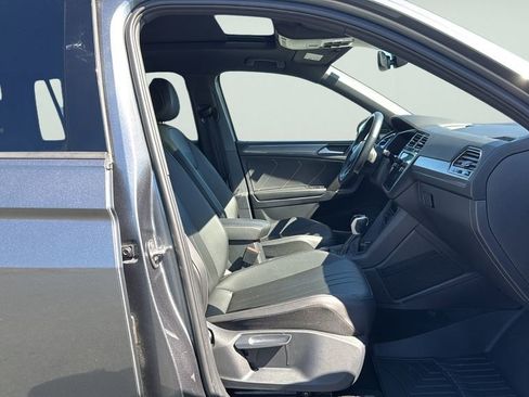Used 2023 Volkswagen Tiguan SE R-Line AWD/4WD image 11