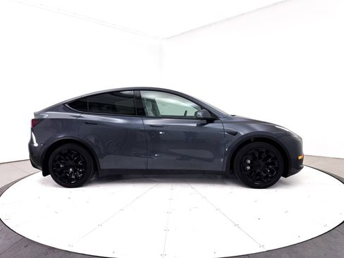 Used 2021 Tesla Model Y Long Range AWD/4WD image 40