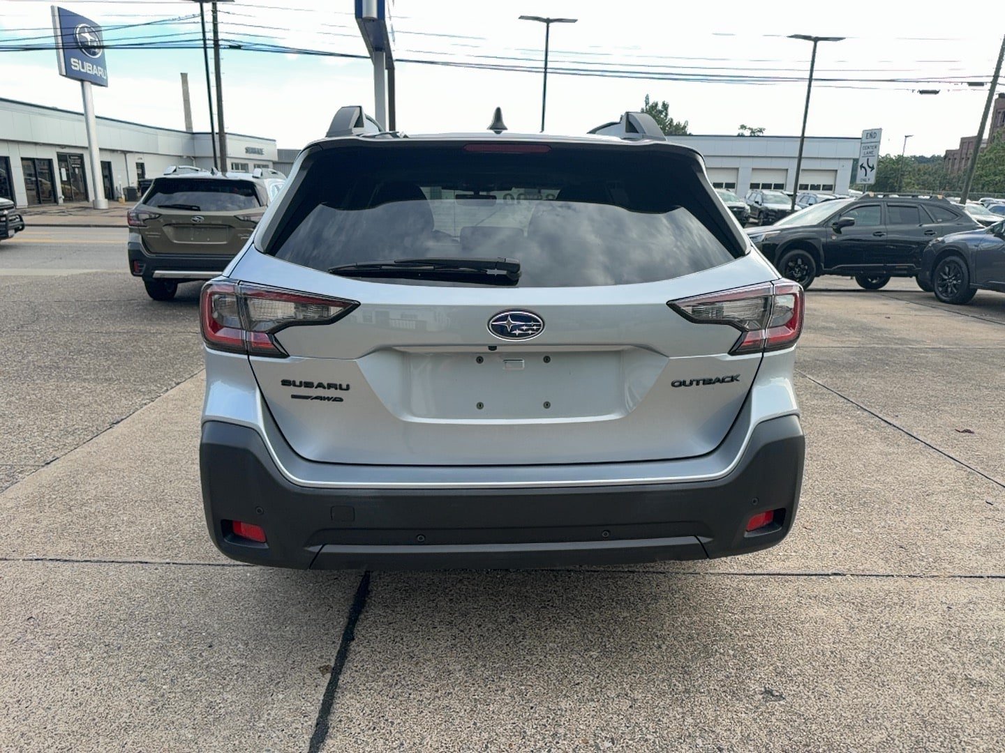 Used 2024 Subaru Outback Onyx Edition AWD/4WD image 4