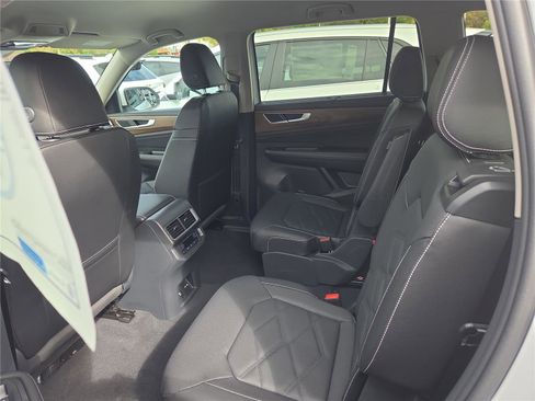 New 2026 Volkswagen Atlas SE image 27