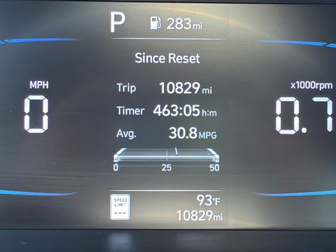 Certified 2025 Hyundai Elantra Sport FWD image 23