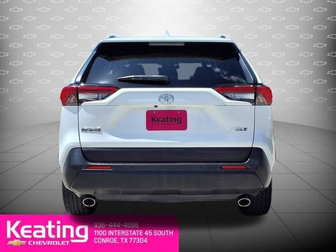 Used 2020 Toyota RAV4 XLE Premium FWD image 7