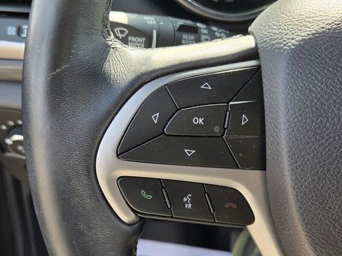 Used 2019 Jeep Grand Cherokee Altitude image 23