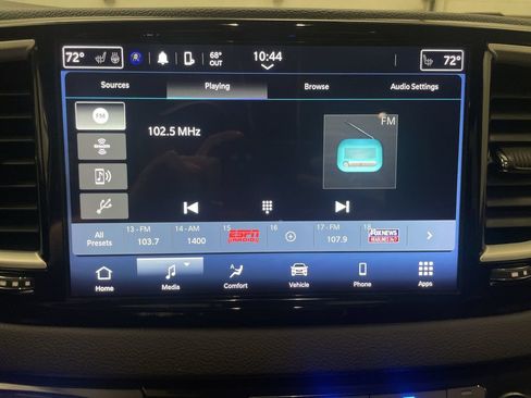 Used 2023 Chrysler Pacifica Touring-L FWD image 7