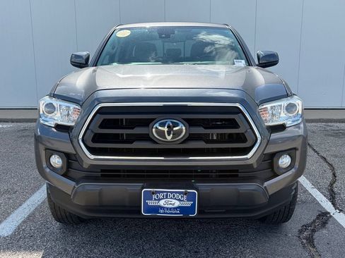 Used 2021 Toyota Tacoma SR5 AWD/4WD image 11
