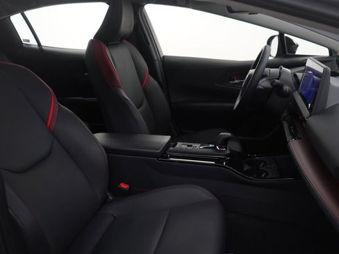 Used 2025 Toyota Prius XSE image 13