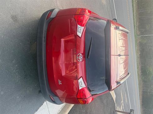 Used 2015 Toyota RAV4 LE image 8