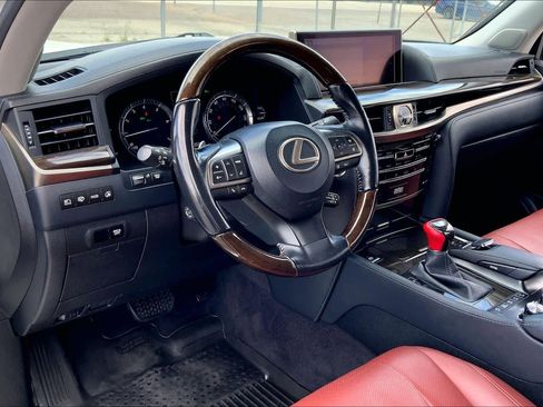 Used 2016 Lexus LX 570 4WD w/ Luxury Package image 17