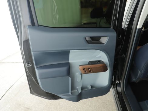 Certified 2024 Ford Maverick Lariat image 7