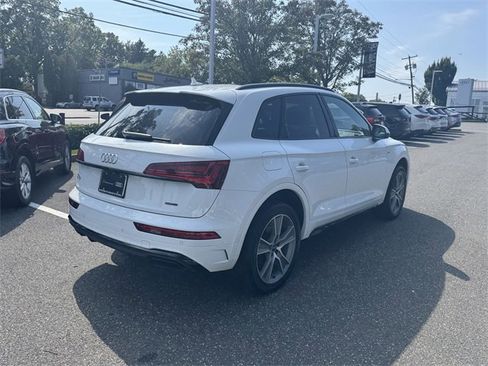 Certified 2025 Audi Q5 2.0T Premium w/ Convenience Plus Package image 6