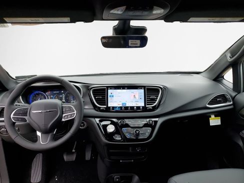 New 2026 Chrysler Voyager LX FWD image 16