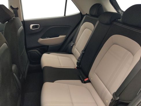 Used 2020 Hyundai Venue SEL FWD image 18