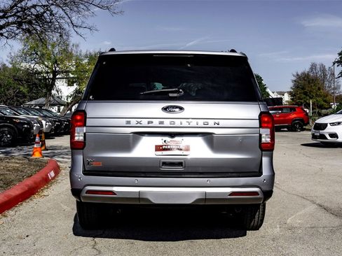 Used 2024 Ford Expedition XLT image 6