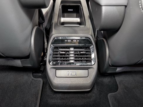 Used 2022 Volkswagen ID.4 Pro S w/ Gradient Package AWD/4WD image 21