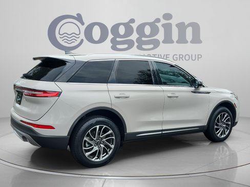 Used 2022 Lincoln Corsair FWD w/ Equipment Group 101A image 5