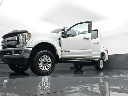 Used 2019 Ford F350 XLT w/ XLT Premium Package AWD/4WD image 31