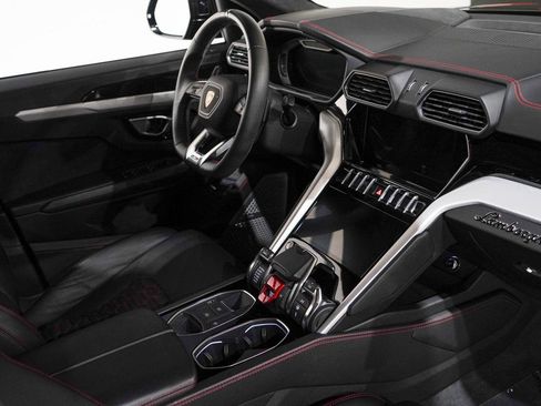 Used 2020 Lamborghini Urus image 16