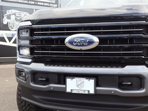 Used 2025 Ford F350 Platinum AWD/4WD image 9