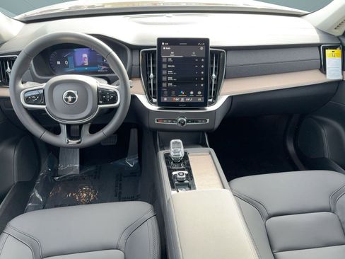New 2026 Volvo XC90 B6 Plus w/ Protection Package image 17