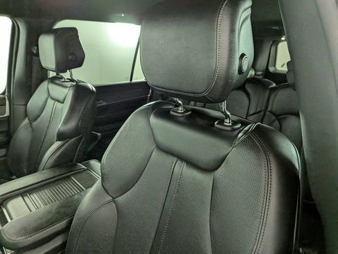 Certified 2023 Jeep Wagoneer L Series II AWD/4WD image 20