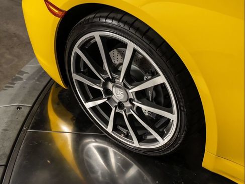 Used 2023 Porsche 718 Cayman RWD image 15