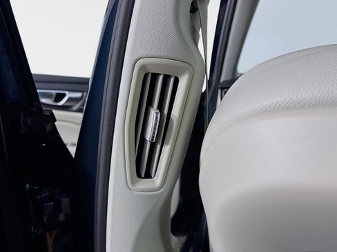 Used 2021 Volvo S60 T5 Momentum w/ Protection Package Premier image 27