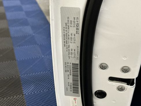 Used 2015 Dodge Challenger SRT Hellcat image 57