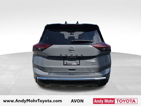 Used 2025 Nissan Rogue Platinum w/ Tech Package image 6