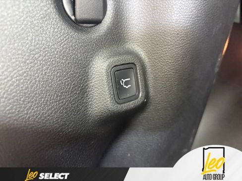 Used 2022 Jeep Compass Latitude w/ Convenience Group AWD/4WD image 11