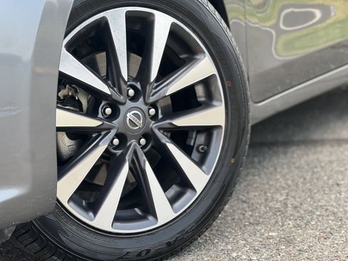 Used 2017 Nissan Altima 2.5 SL w/ Moonroof Package image 17