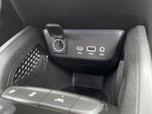 Used 2022 Chevrolet TrailBlazer LT w/ Convenience Package FWD image 27