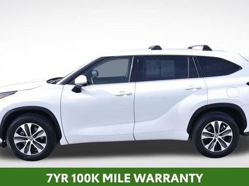 Certified 2022 Toyota Highlander XLE image 2