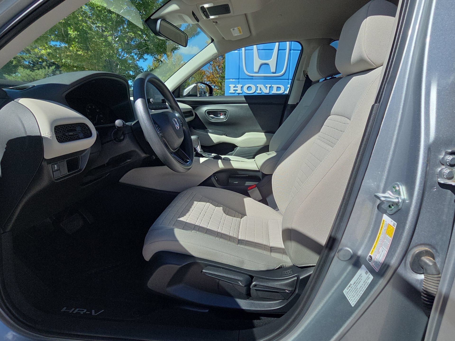 Used 2025 Honda HR-V LX image 10