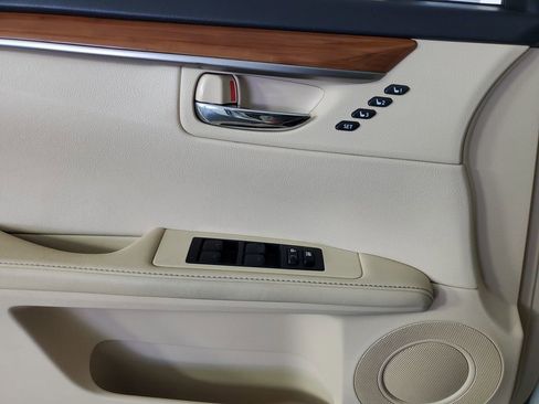 Used 2014 Lexus ES 300h image 27