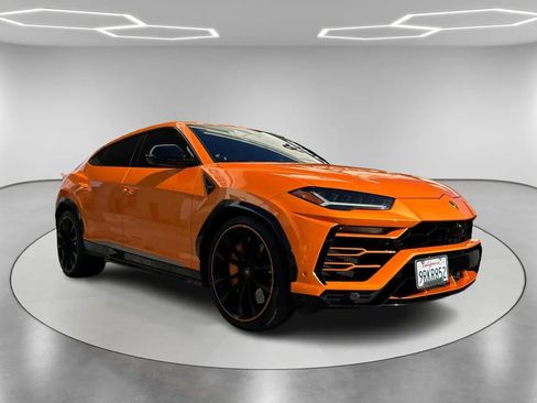 Used 2021 Lamborghini Urus image 3