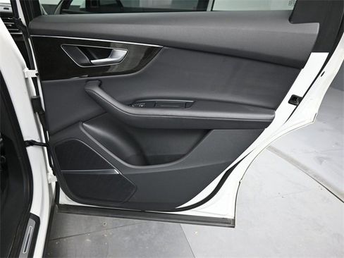 Used 2023 Audi Q7 3.0T Premium Plus image 21