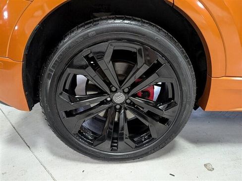 Used 2019 Audi Q8 Premium Plus w/ Premium Plus image 13