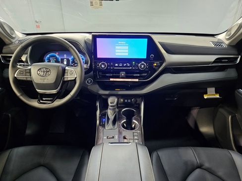 New 2026 Toyota Highlander Limited AWD/4WD image 9