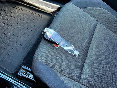 Used 2025 Toyota Camry LE AWD/4WD image 34