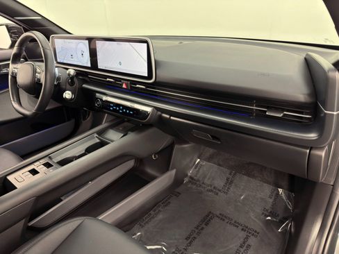 Used 2024 Hyundai Ioniq 6 Limited image 14