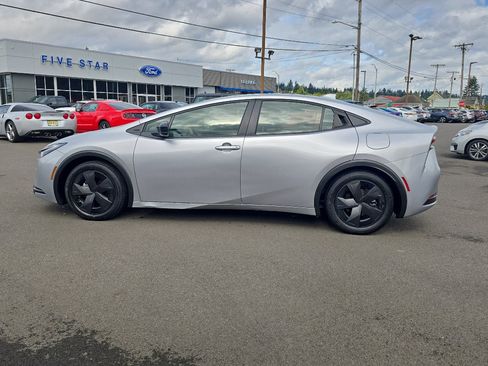 Used 2024 Toyota Prius LE image 6