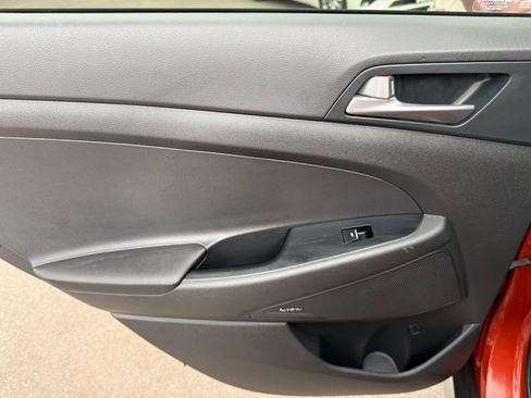 Used 2017 Hyundai Tucson Limited AWD/4WD image 16