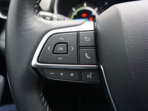 Used 2021 Toyota Highlander XLE image 37