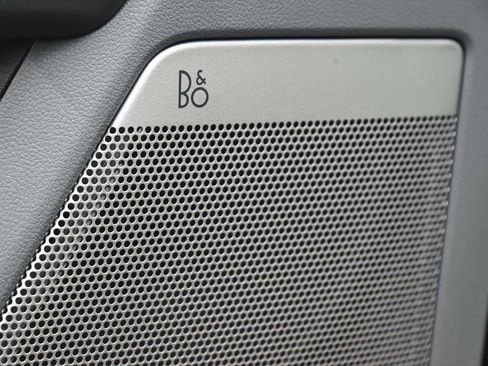 Used 2025 Ford F150 Lightning Flash image 8